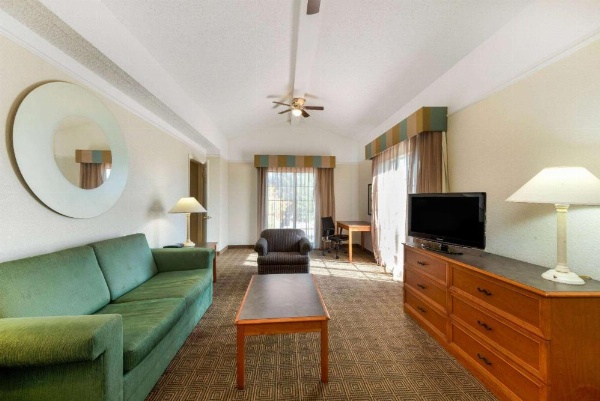 La Quinta Inn & Suites by Wyndham Bossier City image 17